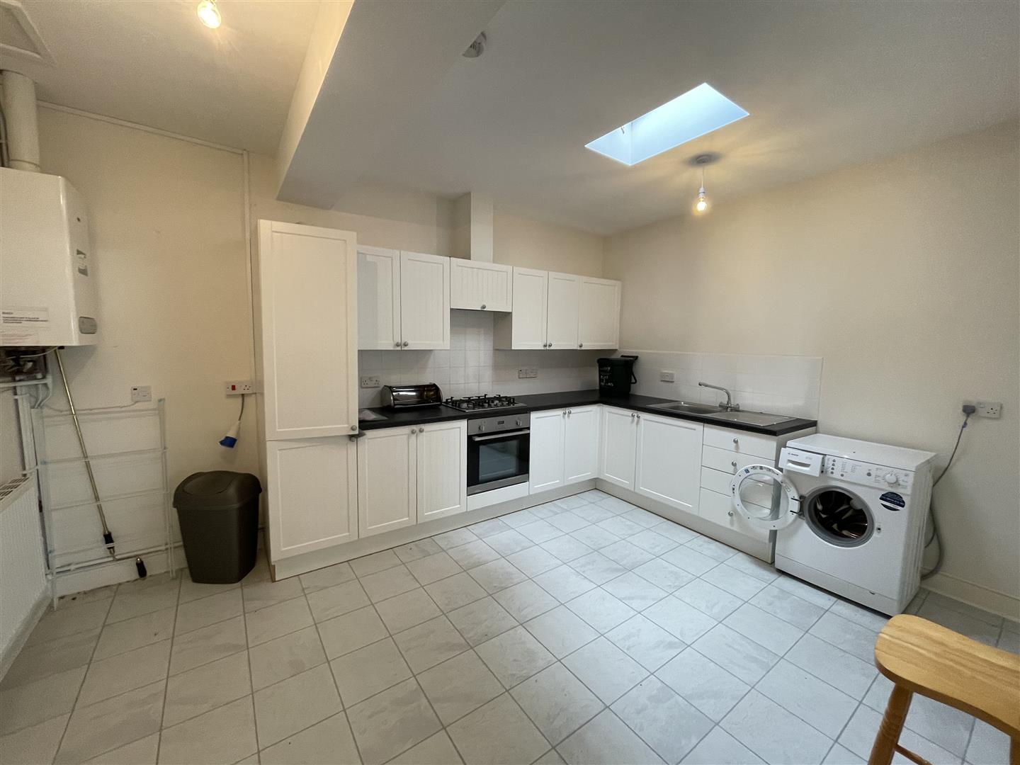 KITCHEN/ BREAKFAST ROOM